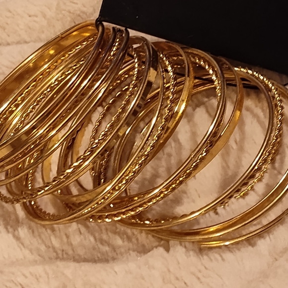 Gold Bangle Set - Picture 3 of 6
